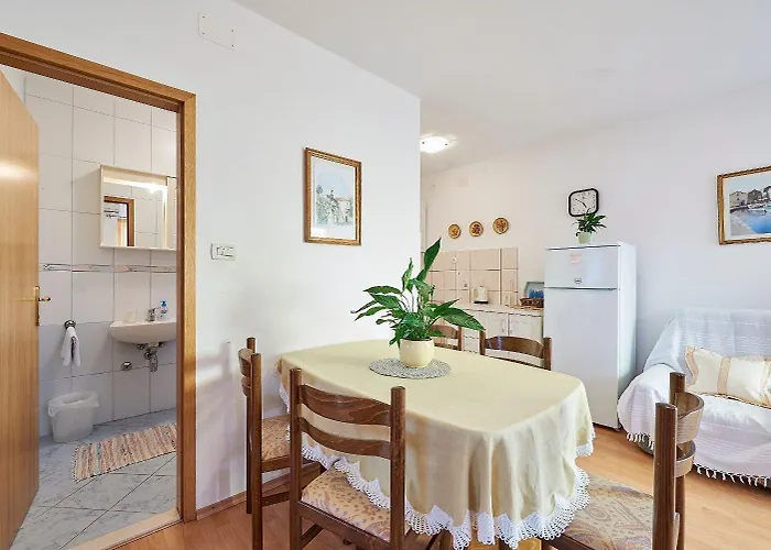 Ivanka Apartamento *
